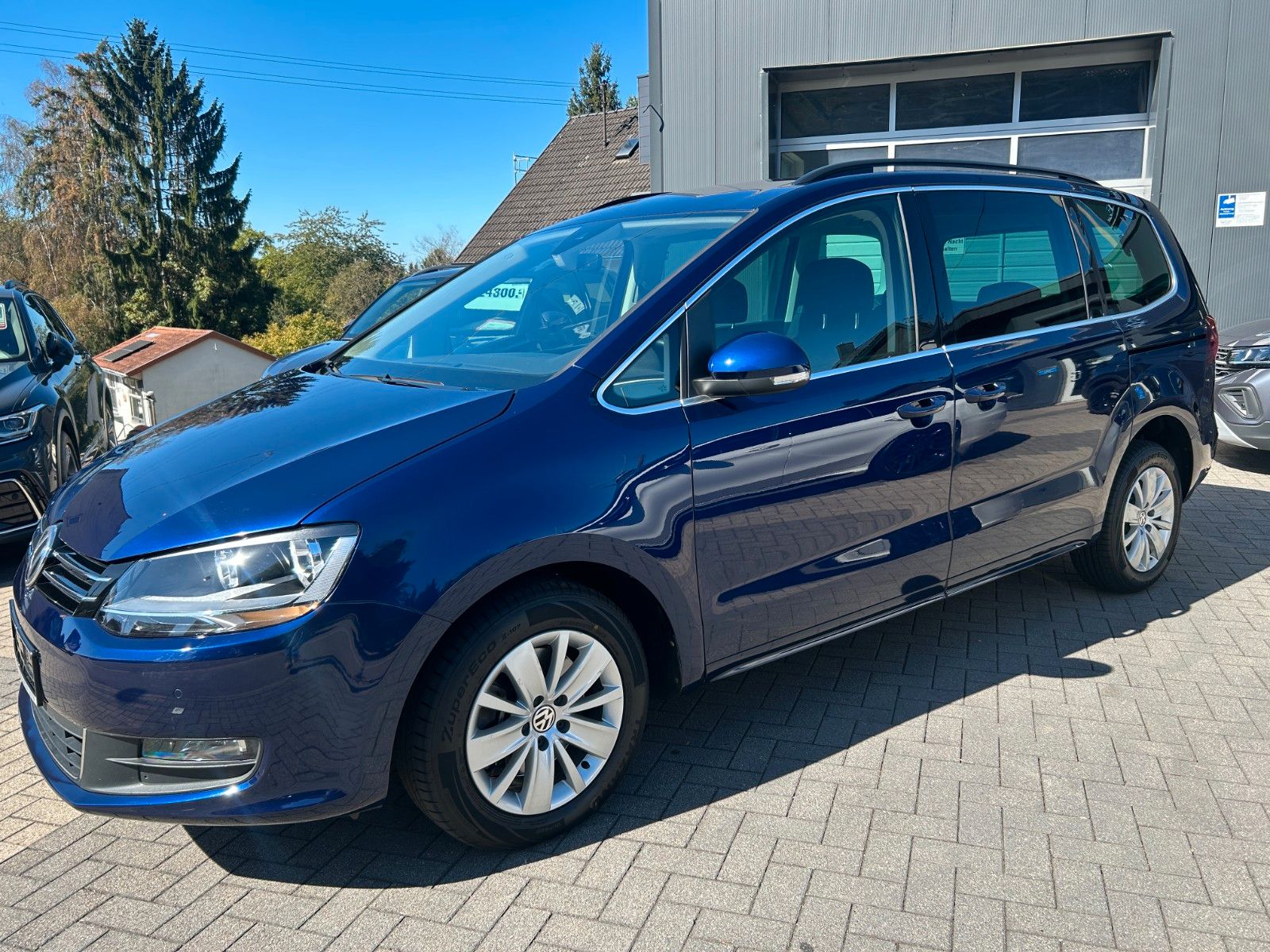 Fahrzeugabbildung Volkswagen Sharan Comfortline 7 Sitzer