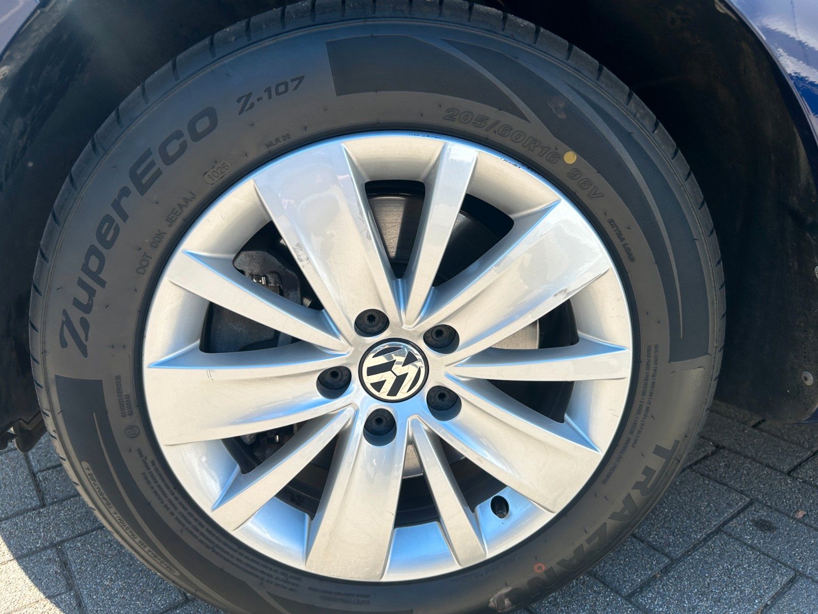 Fahrzeugabbildung Volkswagen Sharan Comfortline 7 Sitzer