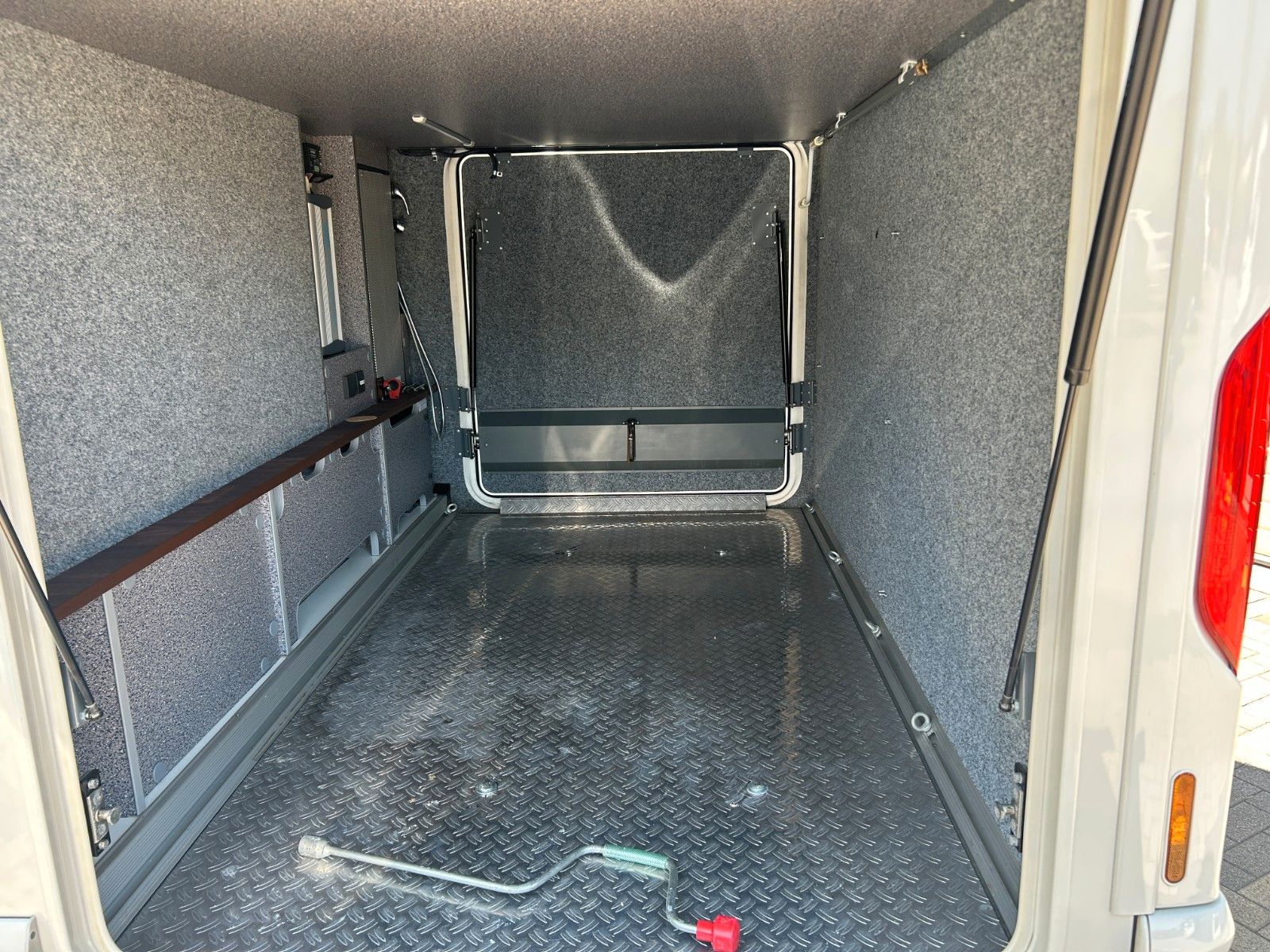 Fahrzeugabbildung Carthago Chic E:-Line 4.7 YACHTING Standklimanlage