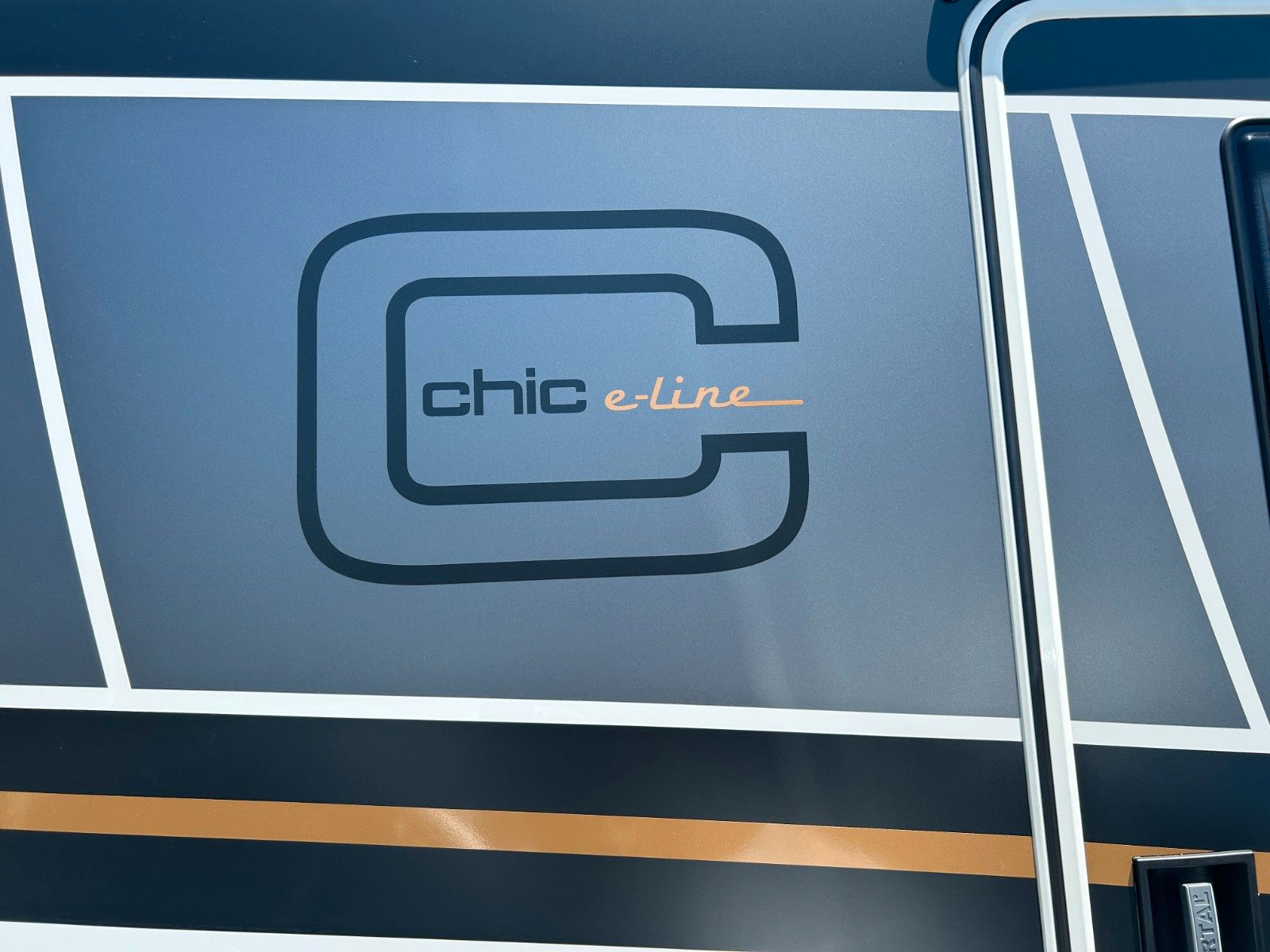 Fahrzeugabbildung Carthago Chic E:-Line 4.7 YACHTING Standklimanlage